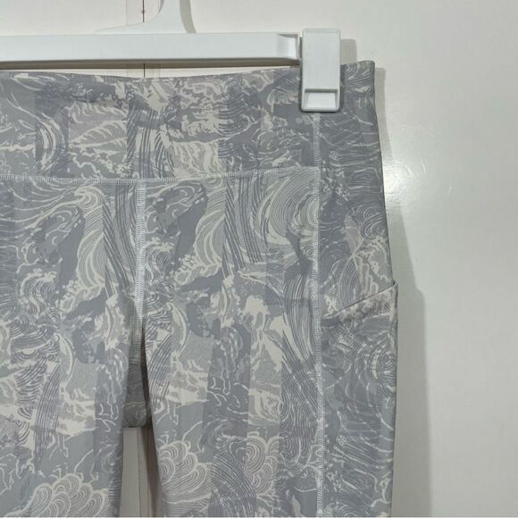 LuLuLemon Wunder Under HR Luxtreme Flower Pop Activewear Leggings - Picture 5 of 6